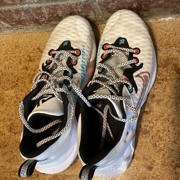 NIKE‎ Giannis Immortality Shoes in White Blue Red Basketball Shoes main image 4